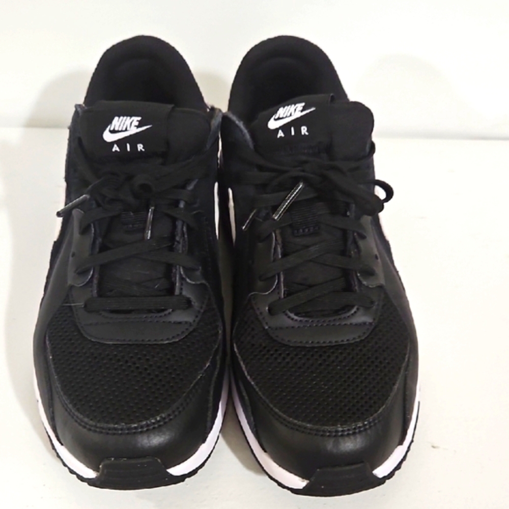Nike Air Max Excee. Women's Size 8 - Picture 1 of 7